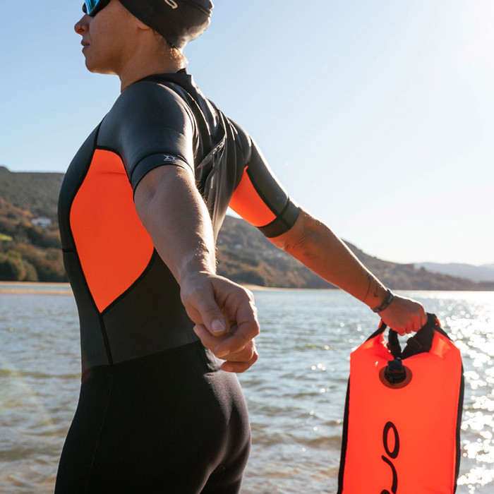 2023 Orca Womens Vitalis Back Zip Open Water Swim Shorty Wetsuit NN6Y - Black